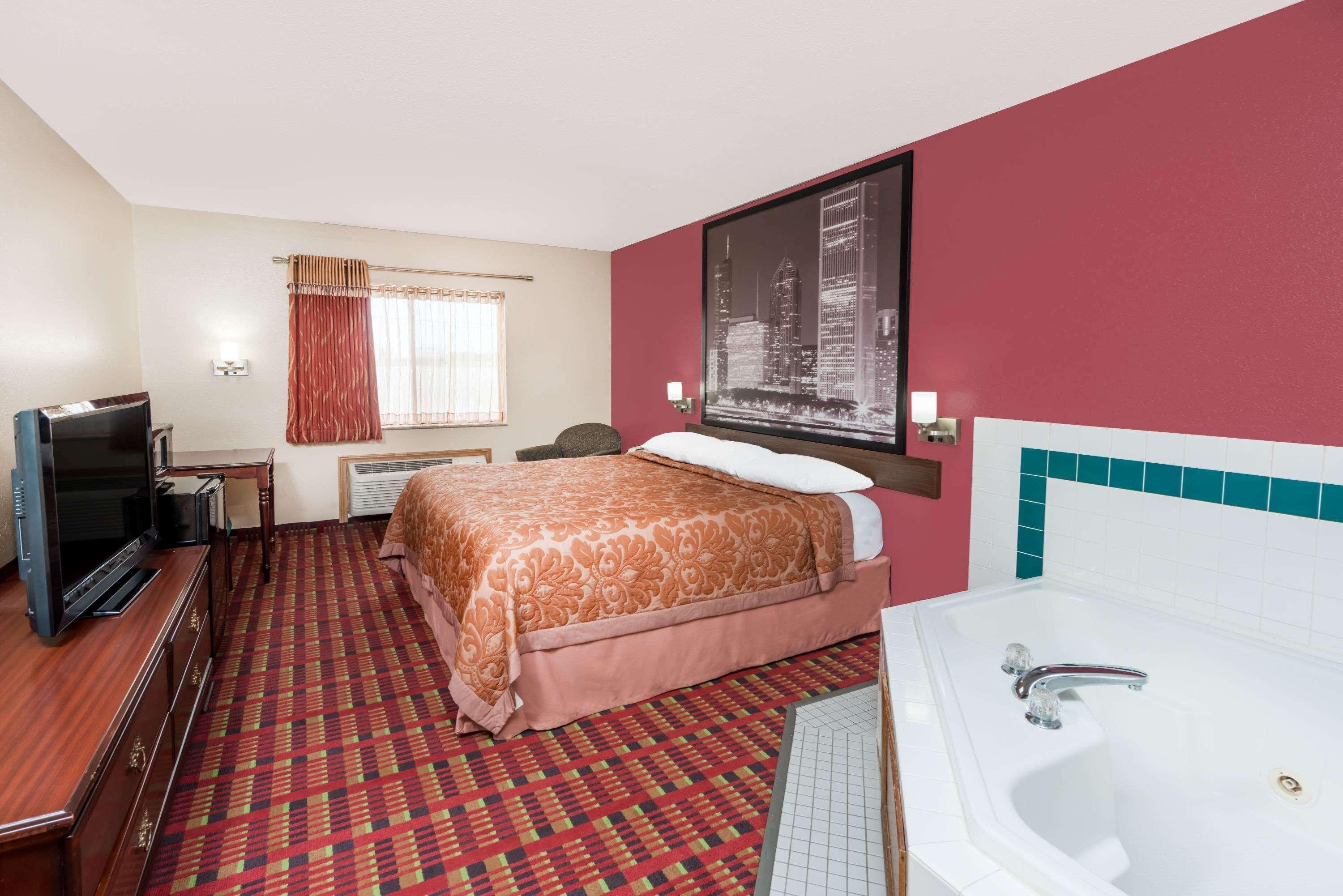Super 8 By Wyndham Paris Il Motel Екстериор снимка