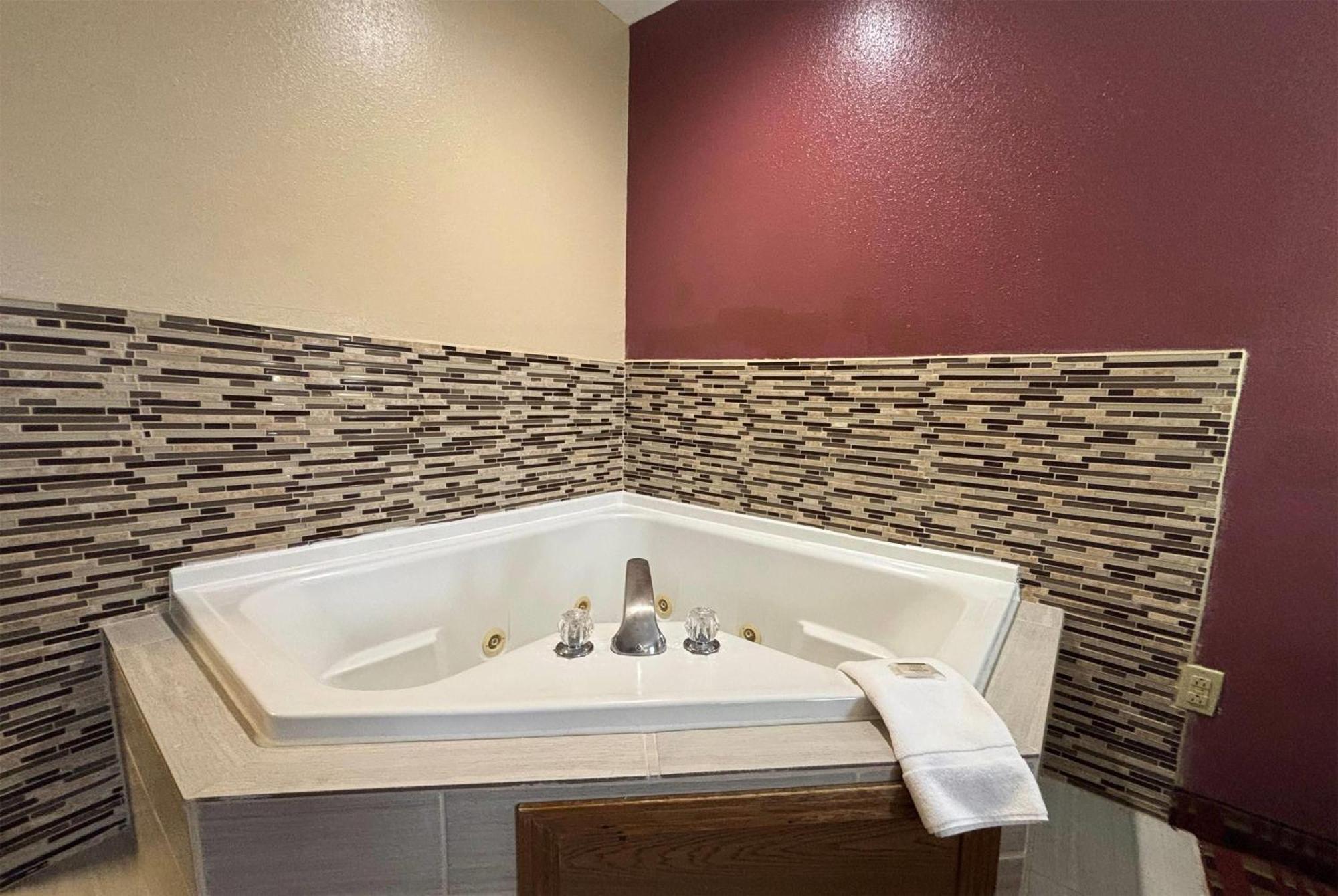 Super 8 By Wyndham Paris Il Motel Екстериор снимка