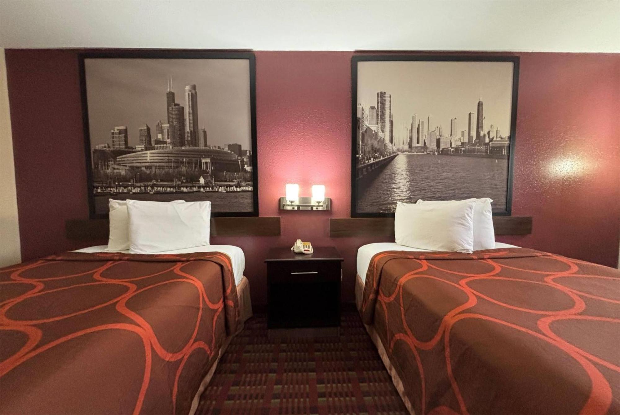 Super 8 By Wyndham Paris Il Motel Екстериор снимка